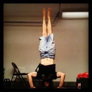 freestanding handstand pushup